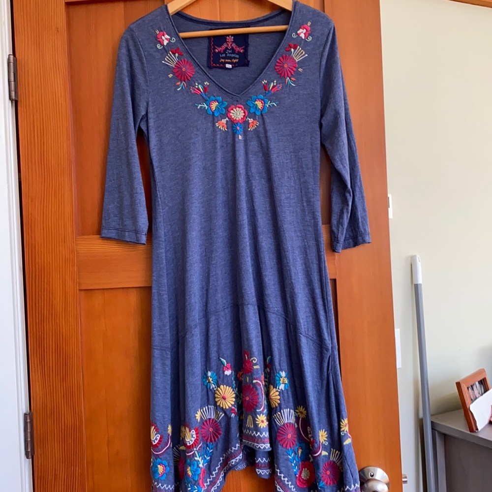 Comfortable flowing dress. Great for the beach or vacation.